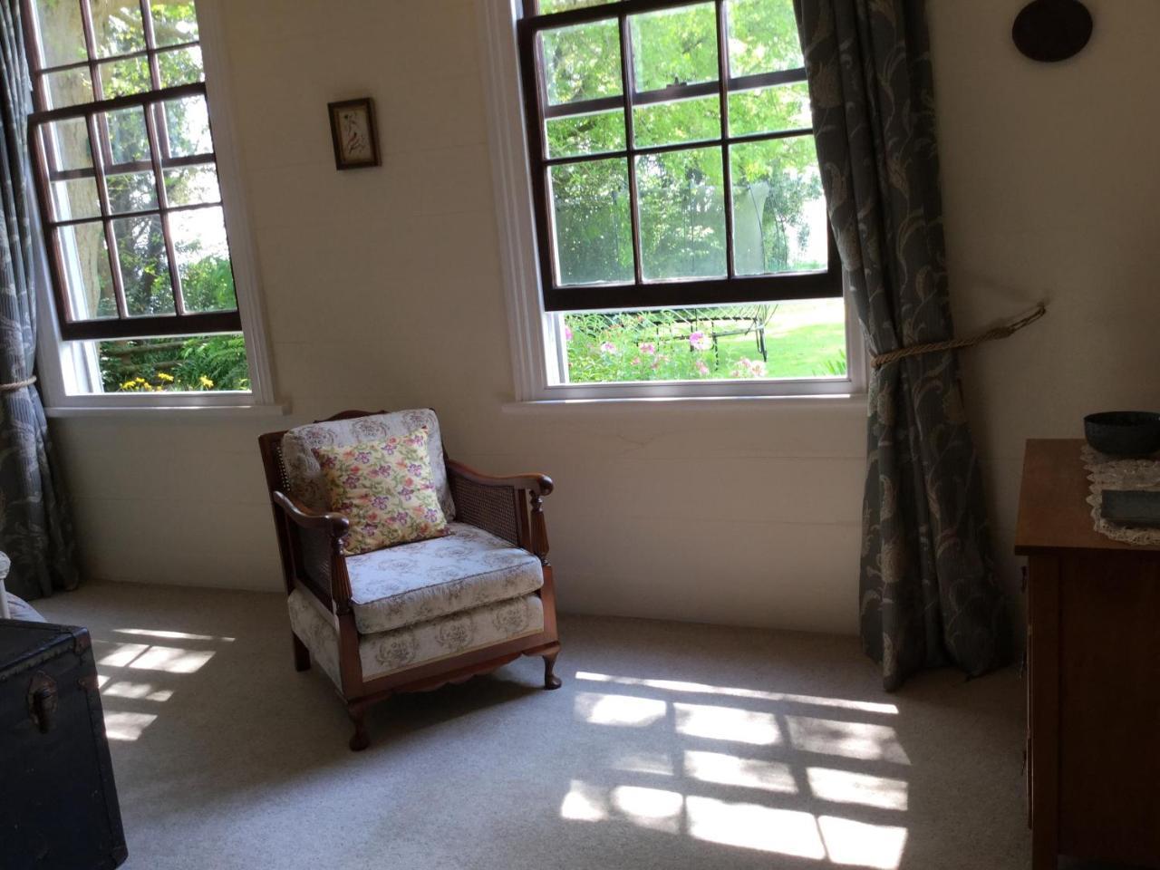 The Old School House Guest House Te Awamutu Ngoại thất bức ảnh
